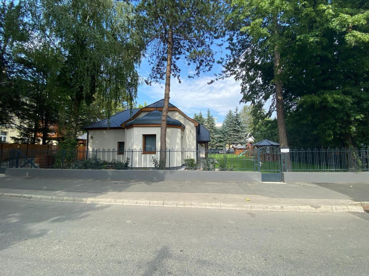 Гостевой дом Karinthy Haz Шиофок Экстерьер фото